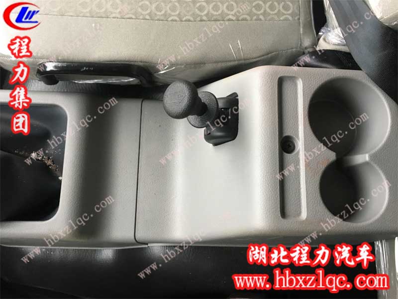內(nèi)飾2.jpg