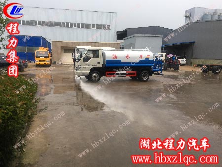 最便宜的灑水車(chē)多少錢(qián)？性?xún)r(jià)比最高的灑水車(chē)！