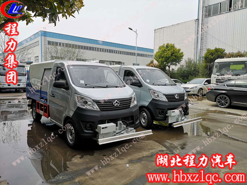 湖北程力小型長(zhǎng)安路面清洗車(chē)（國(guó)五）
