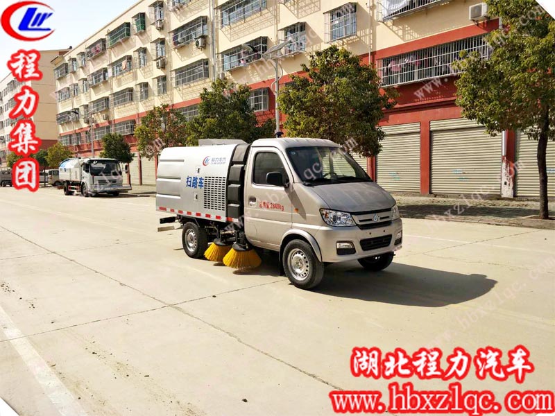“麻雀雖小五臟俱全”的長安掃路車，適用于窄路段使用