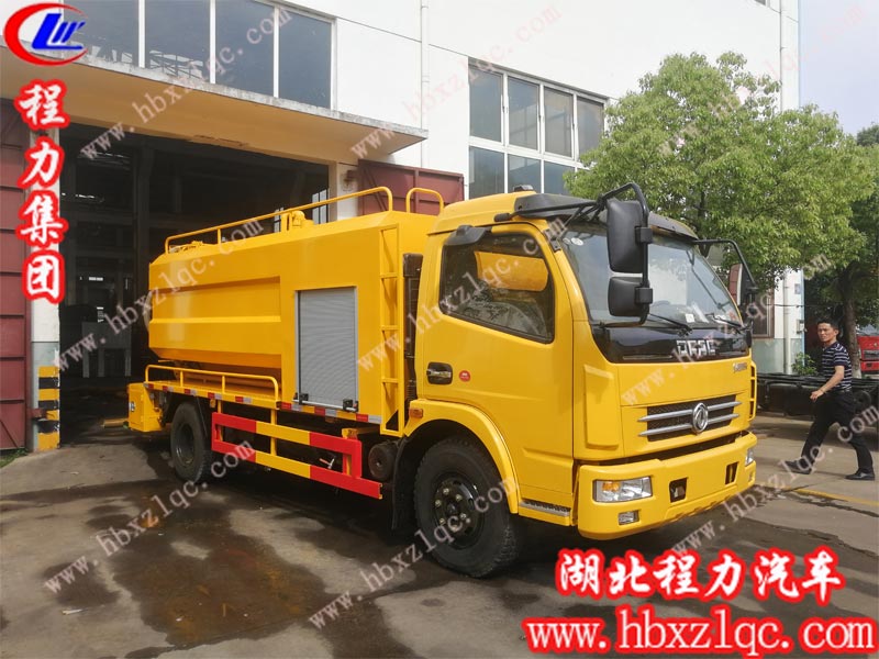 湖北程力集團清洗吸污車遠見聞名，深受廣大客戶追捧的多功能寶車！