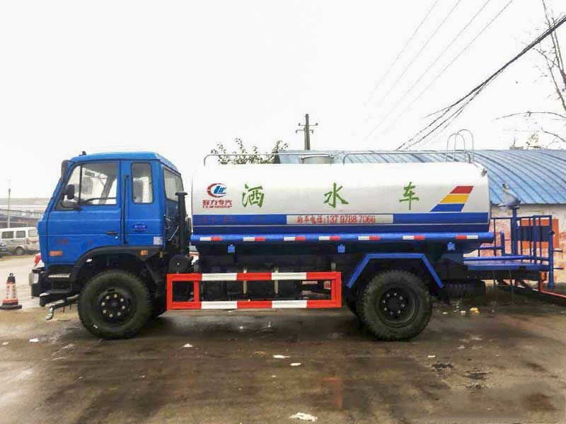 程力集團的工地灑水車，您知道怎么選擇嗎？