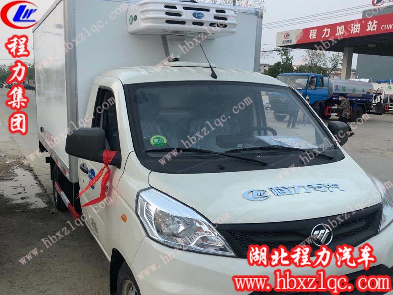 福田祥菱v1冷藏車，車頭尖頭設計