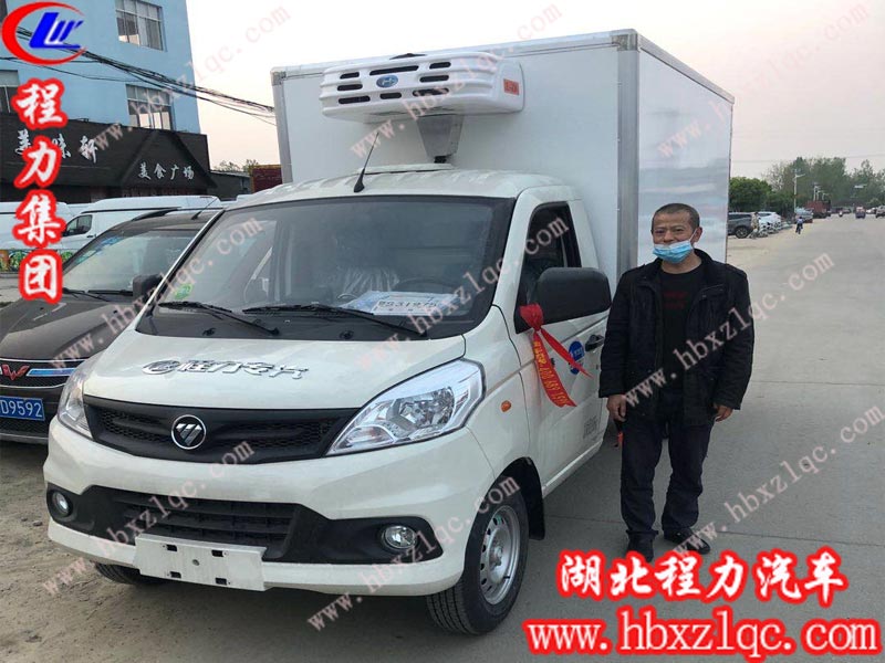 程力集團送車師傅準備出發(fā)，馬上開往客戶所在地四川西昌