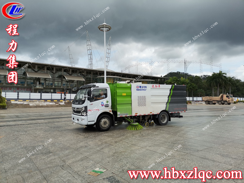 湖北程力集團(tuán)東風(fēng)凱普特洗掃車送達(dá)深圳福田