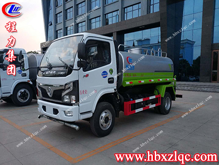 游走在城市的大街小巷，帶著音樂的灑水車-程力東風D9灑水車