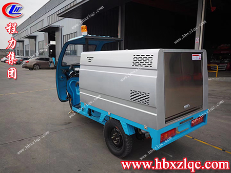 伸縮靈活，可360°旋轉(zhuǎn)，程力牌三輪高壓清洗車(chē)實(shí)現(xiàn)無(wú)死角清洗作業(yè)